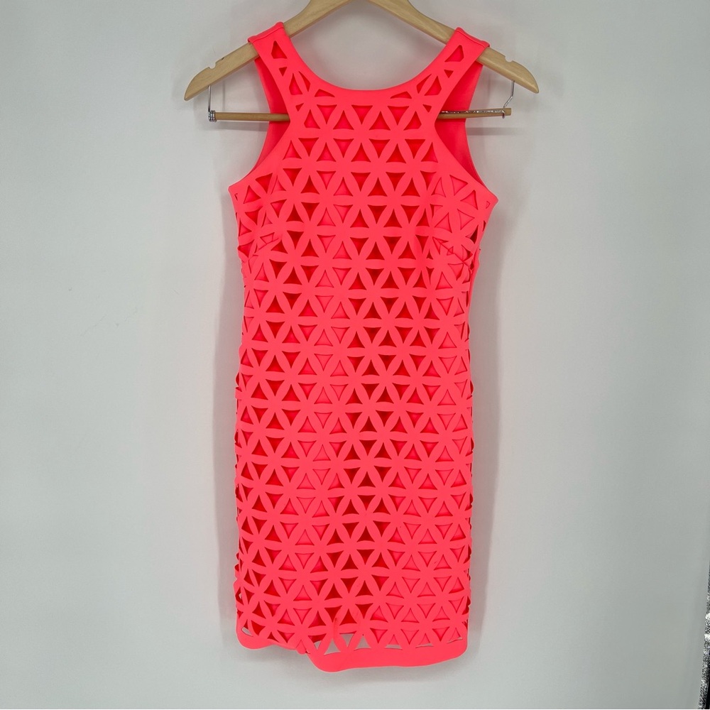 Lilly Pulitzer Vibrant Pink Daisy Laser Cut Geometric Sleeveless Dress XXS - Picture 2 of 16